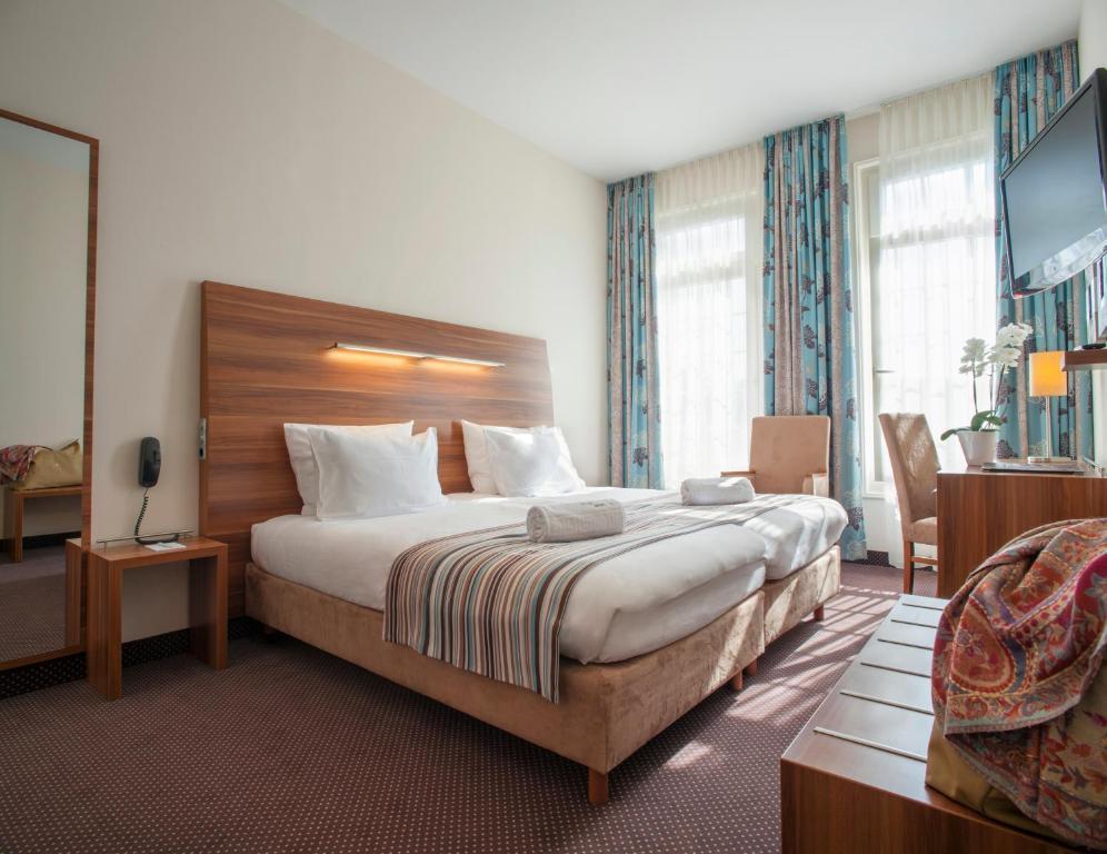 Albert Premier Hotel Bagnoles-de-l'Orne Rom bilde