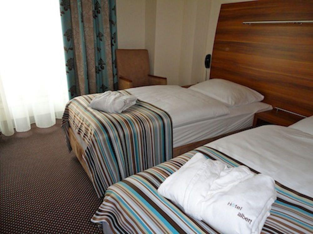 Albert Premier Hotel Bagnoles-de-l'Orne Eksteriør bilde